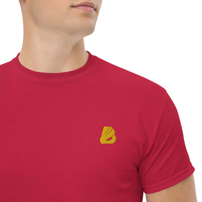Klassisches Herren-T-Shirt N°0 in Rot, hergestellt aus 100 % Baumwolle, ideal für Lagenlooks und stilvolle Outfits.