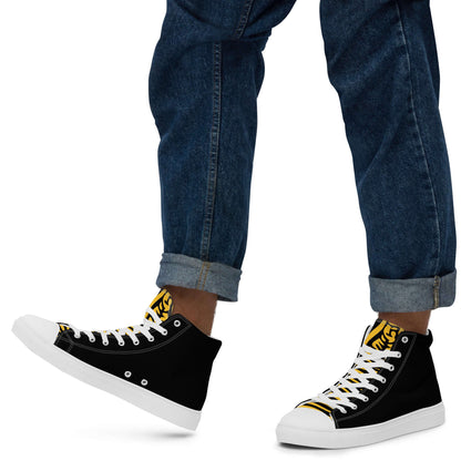 Stylish High-Top Leinenschuhe für Herren N°3 with white laces and black canvas, paired with rolled jeans.