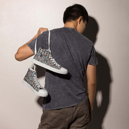 Man holding High-Top Leinenschuhe für Herren N°0 over shoulder, showcasing trendy handmade linen sneakers with EVA sole.