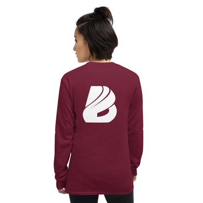 Person wearing Unisex-Langarmshirt N°0 in maroon with ribbed cuffs and classic fit, showcasing back design.