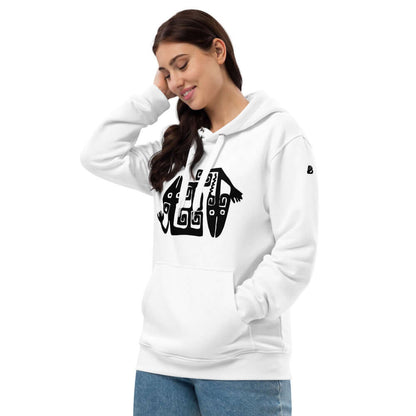 Woman wearing Hochwertiger Öko Kapuzenpullover N°1 with organic cotton, front pocket, and double-layered hood, showcasing eco-friendly fashion.