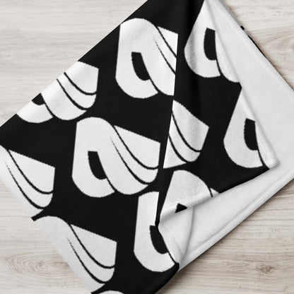 Tagesdecke N°0 - Soft, silk-like polyester blanket with monochrome pattern, perfect for adding personality to any home décor.