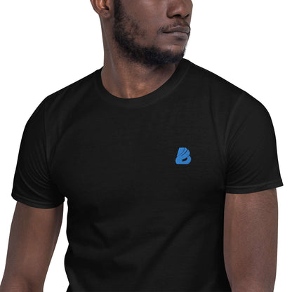 Kurzärmeliges Unisex-T-Shirt N°6 in Schwarz mit blauem Logo, weiche strapazierfähige Baumwolle, ideal für Alltag und Freizeit.