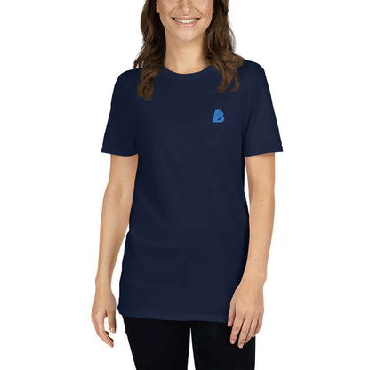 Kurzärmeliges Unisex-T-Shirt N°6 in navy blue, worn by model, featuring soft and durable ring-spun cotton with reinforced stitching.