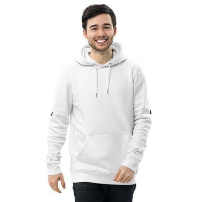 Smiling person wearing Umweltfreundlicher Unisex-Kapuzenpullover N°1, made of organic cotton and recycled polyester with a front pocket.