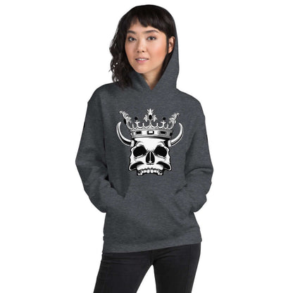 Unisex-Kapuzenpullover N°1 mit Totenkopf- und Kronenmotiv, ideales gemütliches Hoodie für kühle Abende, grau, getragen von Person.