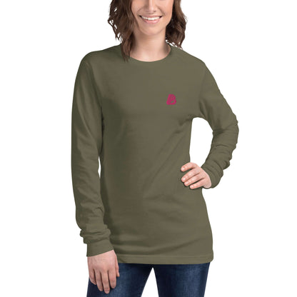 Langärmeliges Unisex-T-Shirt N°0 in Olivgrün, vielseitig kombinierbar für jeden Stil, getragen von Person in Jeans, Freizeit oder professioneller Look.