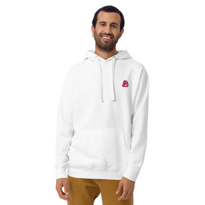 Man wearing white Unisex-Kapuzenpullover N°22 with kangaroo pocket and logo, showcasing streetwear style.