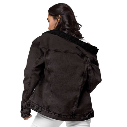 Unisex Sherpa Jeansjacke N°0 in black, model wearing the jacket showing the back, highlighting Sherpa lining and denim texture.