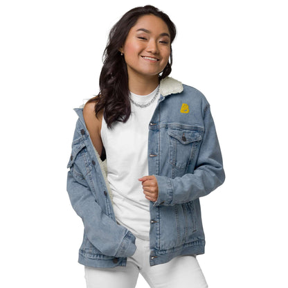 Model wearing Unisex Sherpa Jeansjacke N°0, showcasing denim with Sherpa lining, stylish and eco-friendly jacket for all seasons.