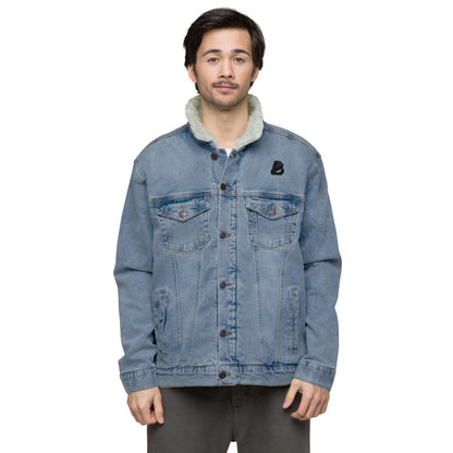 Man wearing Unisex Sherpa Jeansjacke N°2, classic denim jacket lined with sherpa material, sustainable fashion, 90s style outerwear.