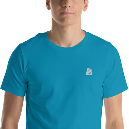 Model wearing the Kurzärmeliges Unisex-T-Shirt N°4 in blue, showcasing its comfortable fit and modern design.