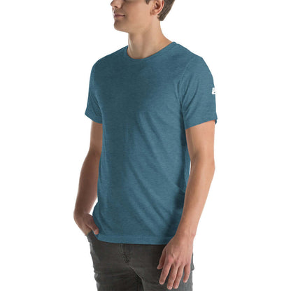 Unisex-T-Shirt N°0 in blue, soft, lightweight, comfortable, perfect for all, worn by model, 100% combed cotton, casual wear