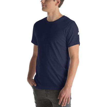 Unisex-T-Shirt N°0 in navy, soft lightweight fabric, tailored fit, ideal for all genders, featuring elastic and durable materials.