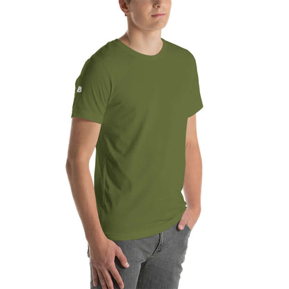 Unisex-T-Shirt N°0 in olive green worn by model, showcasing soft, lightweight fabric ideal for comfort and fit.